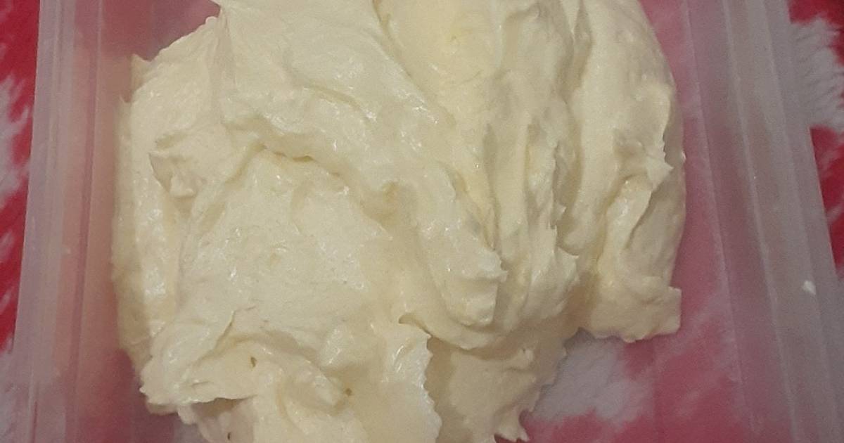 Resep 84. Buttercream simple oleh Umma des Cookpad