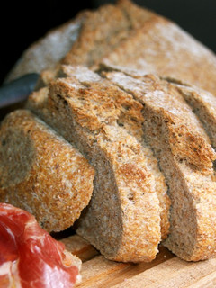 Una foto de Pan payés (Para de pagés) 🍞 🍅
