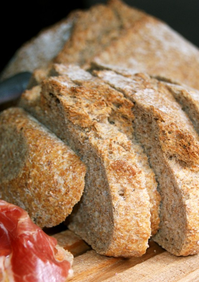 Una foto de Pan payés (Para de pagés) 🍞 🍅