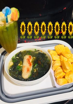 Hình của món Canh rong biển thịt gà.