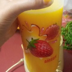 A picture of Mango lemonade.