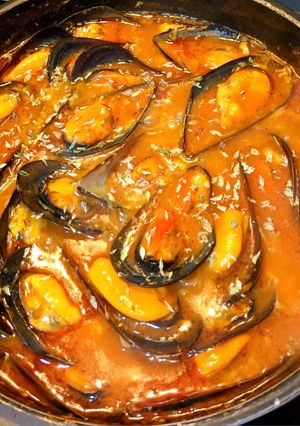 Una foto de "MEJILLONES EN SALSA"