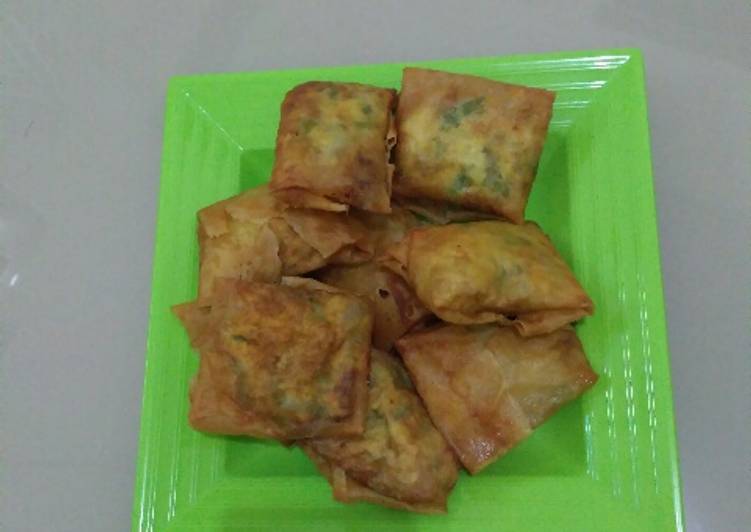 Bagaimana Menyiapkan Martabak sayur mini, Bikin Ngiler