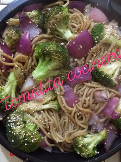 Una foto de Espagueti con brócoli 🥦😯🥦