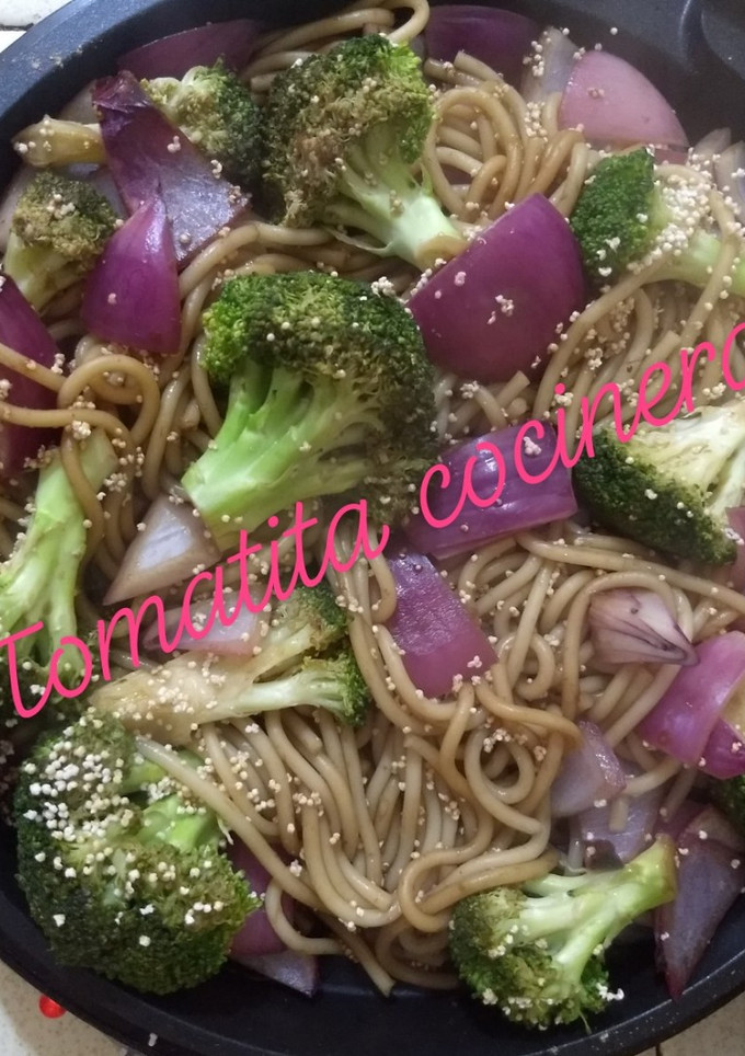Una foto de Espagueti con brócoli 🥦😯🥦