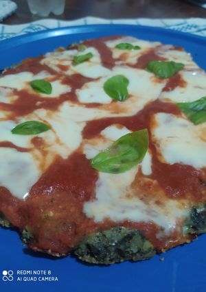 Una foto de Pizza de acelga y brócoli