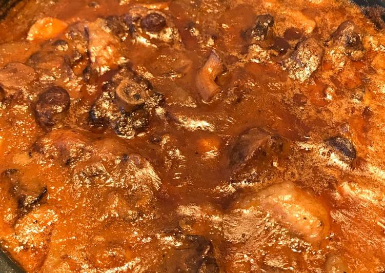 Rabo de toro con setas y castañas