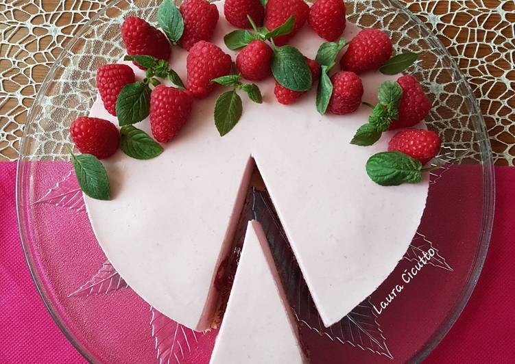 Torta fredda allo yogurt e lamponi