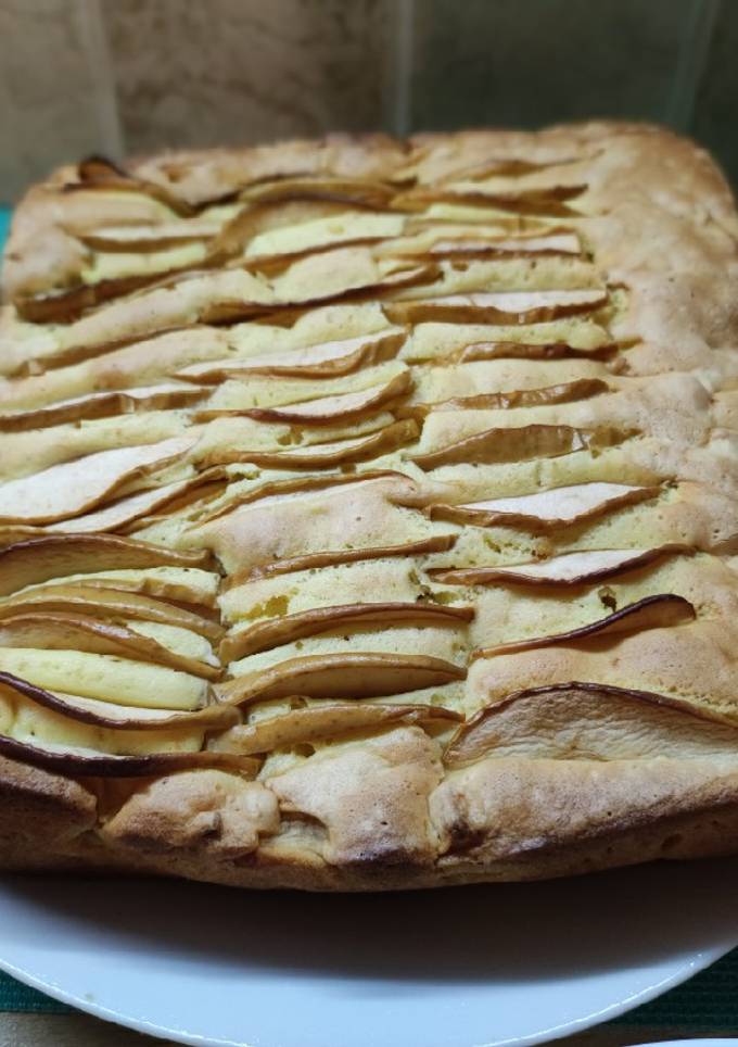 Шарлотка з яблуками
