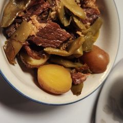 A picture of Green Beans ham and potatoes.