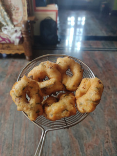 மெது வடை (methu vadai recipe in Tamil) செய்முறை முக்கிய புகைப்படம்