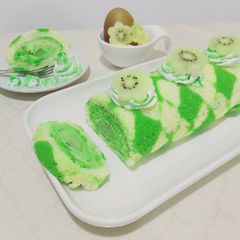 A picture of Kiwi swiss roll cake.