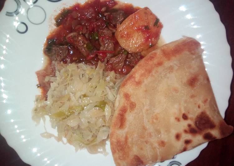 Beef stew, cabbage and chapati