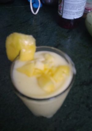 मैंगो शेक(mango shake recipe in hindi) रेसिपी मुख्य फोटो