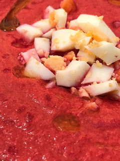Una foto de Salmorejo de remolacha sin pan en Thermomix