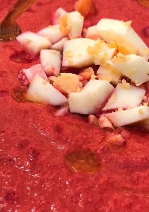 Una foto de Salmorejo de remolacha sin pan en Thermomix