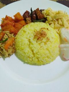 Foto resep Nasi kuning magic com