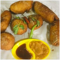 A picture of Mixed Veg bread rolls.