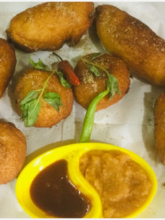 A picture of Mixed Veg bread rolls.