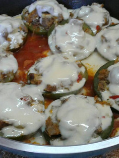 Una foto de Zapallitos rellenos con carne picada a cuchillo