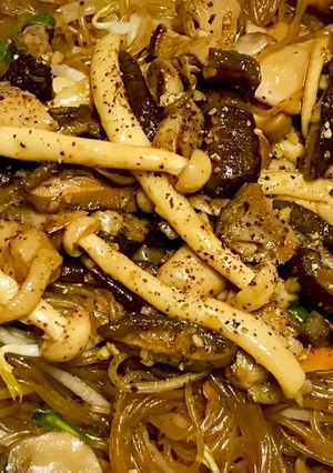 Hình của món Miến Trộn Dầu Hào Sốt Nấm.