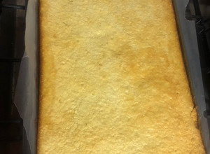 Una foto de Pan de elote con queso crema