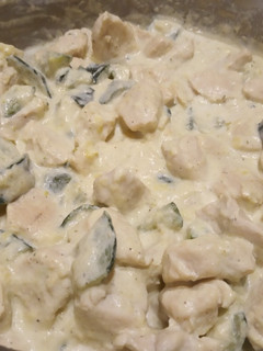 Tejszínes cukkinis csirkemell recept fotója