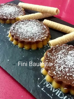 Una foto de Cuajada de caqui y chocolate