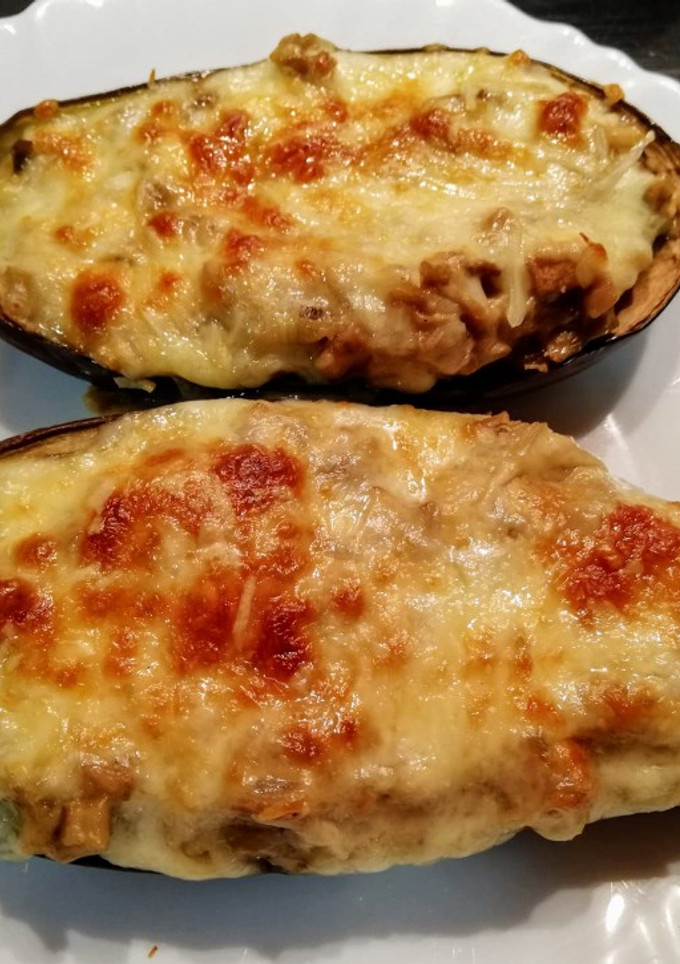 Una foto de Berenjenas rellenas con champiñones y bechamel
