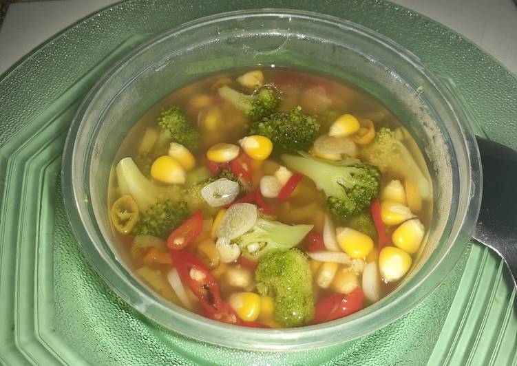 Brokoli kuah pedas ala anak kos