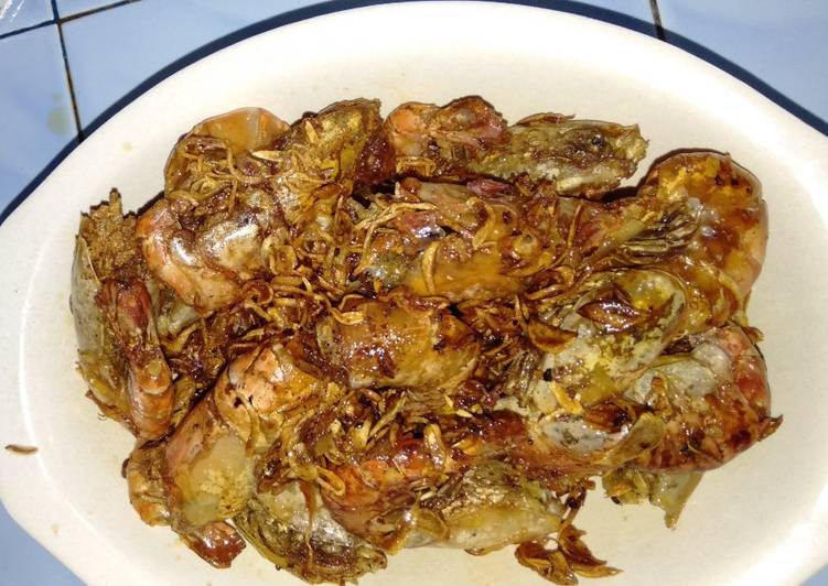 Bagaimana Menyiapkan Udang Goreng Bawang yang Sempurna