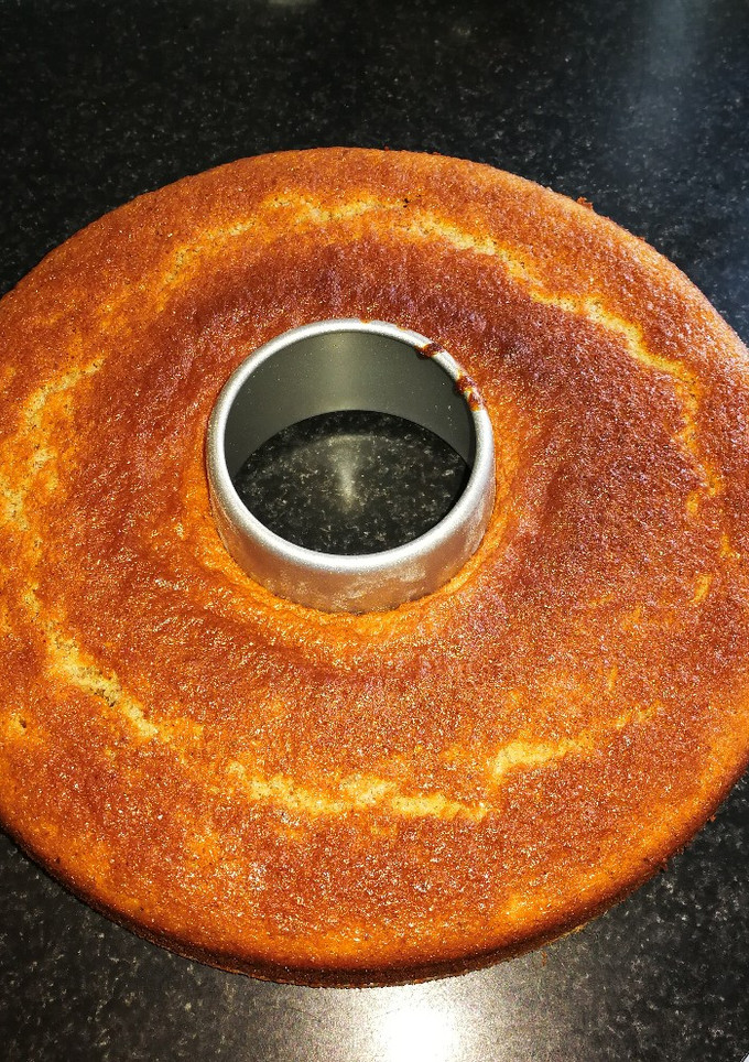 Una foto de Bizcocho de yogur de galleta y almendra molida