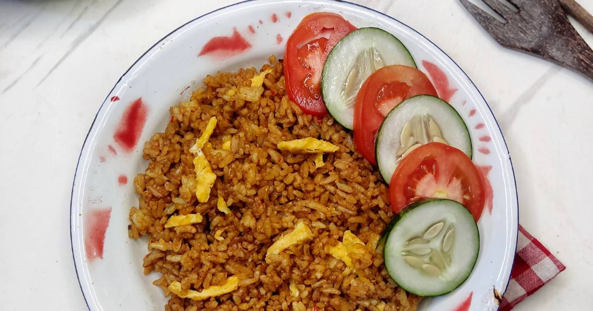 Resep Nasi Goreng Telur Dadar oleh Nyanyah - Cookpad