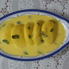 A picture of Ras malai.