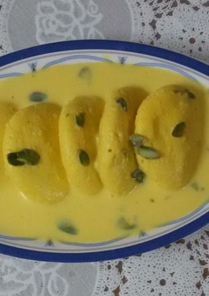 A picture of Ras malai.