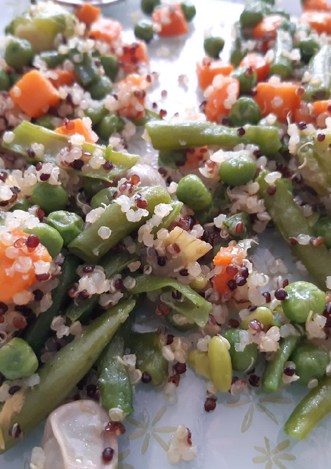 Una foto de Menestra de verduras con quinoa
