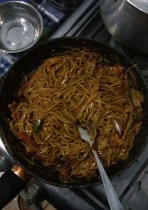 Una foto de Tallarín salteado de pollo
