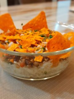 मेक्सिकन बरीटो बाउल (mexican burrito bowl recipe in marathi) रेसिपी चे मुख्य फोटो