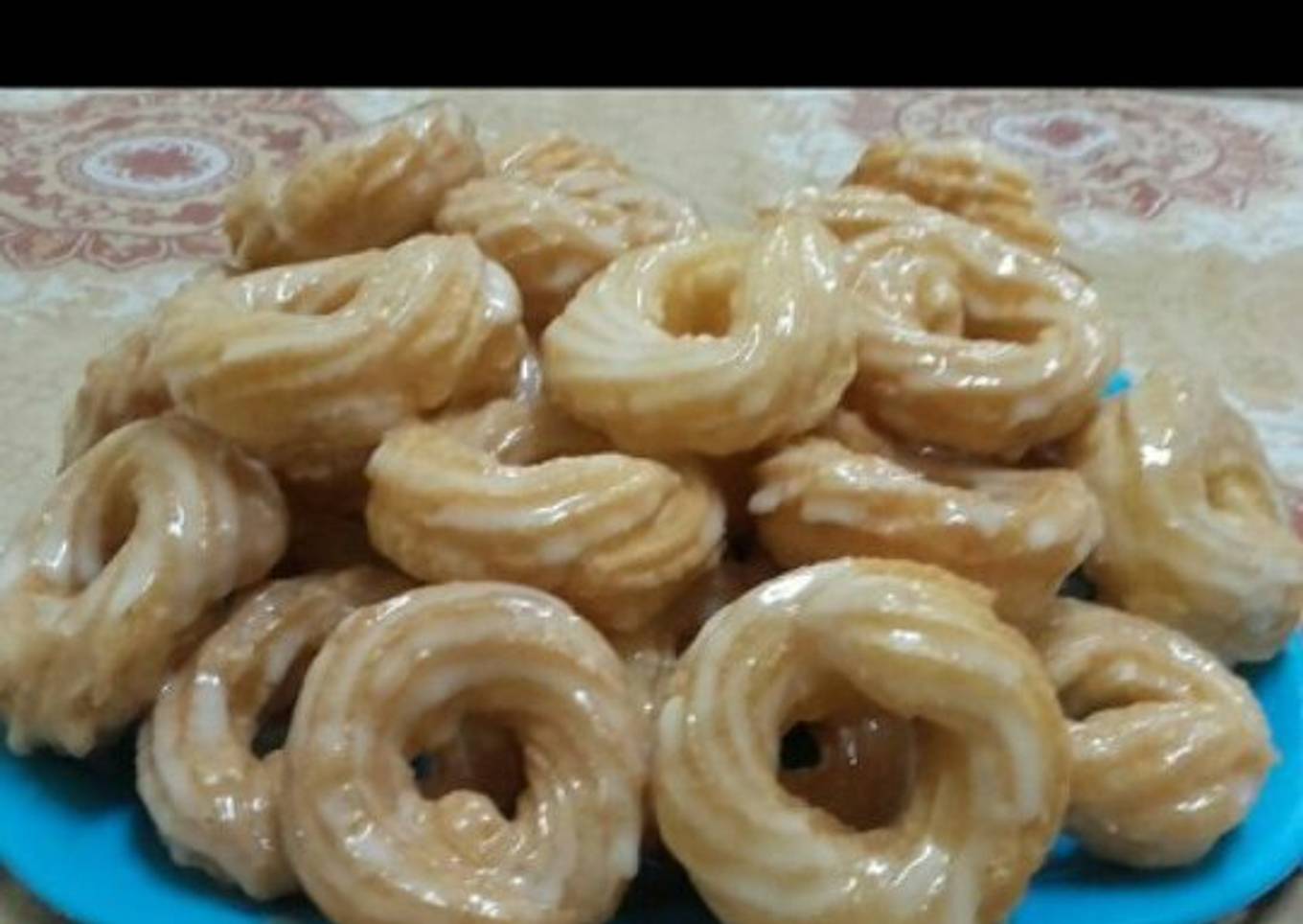 France glazed crullers