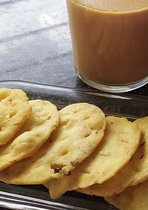 खस्ता पूरी(Khasta Poori recipe in Hindi ) रेसिपी मुख्य फोटो