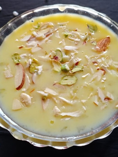કેસર સાબૂદાણા ખીર(kesar sabudana kheer recipe in gujarati) રેસીપી મુખ્ય ફોટો