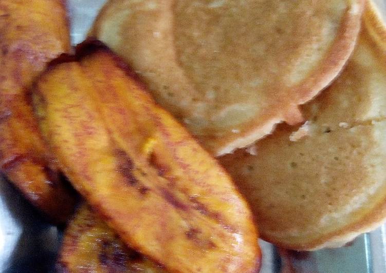 Steps to Make Homemade Fried Plantain with pancakes