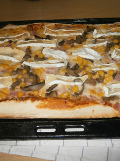 Egyszerű pizzatészta recept fotója