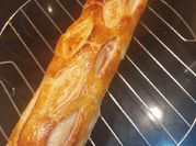 Una foto de baguettes rellenos