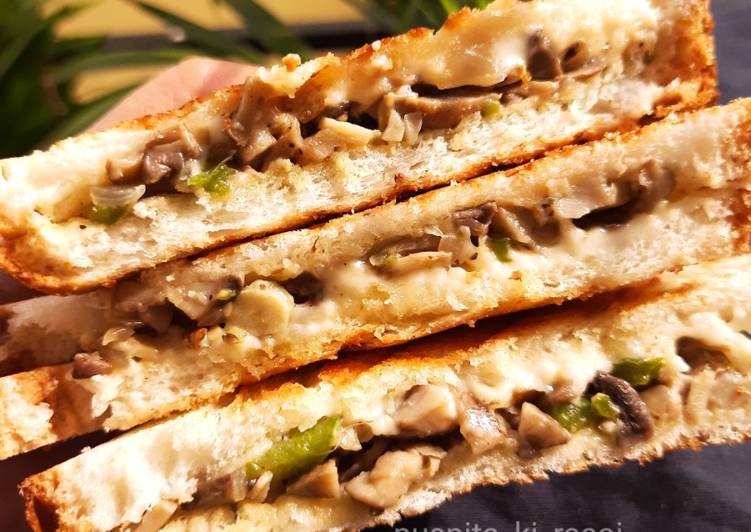 Step-by-Step Guide to Make Delicious Cheesy mushroom sandwich