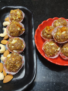गोंद के लड्डू (Gond ke laddu recipe in hindi) रेसिपी मुख्य फोटो
