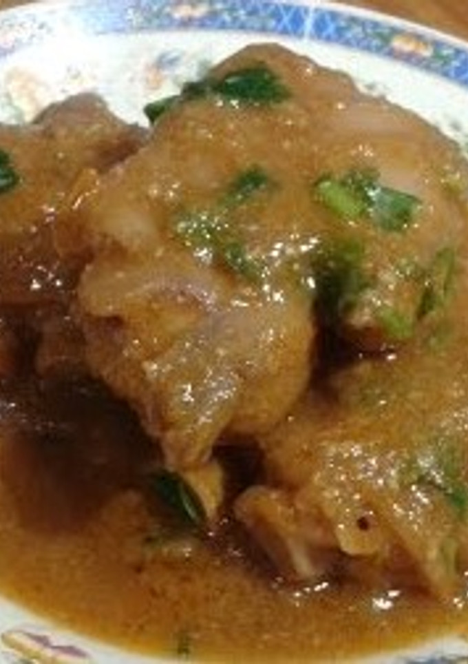 Una foto de Pies de cerdo en salsa