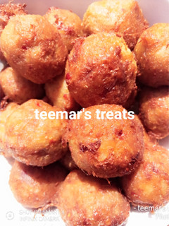 A picture of Yam balls.