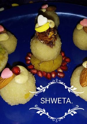 ट्रिप्पल टेस्ट स्वीट लड्डू (Tripple taste sweet laddu recipe in hindi) रेसिपी मुख्य फोटो