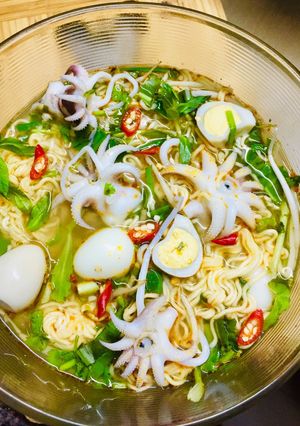 Hình của món Mì chua cay đầu mực.